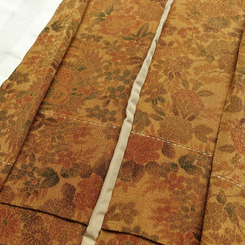 単衣 小紋 良品 縮緬 総柄 正絹 花柄 単衣仕立て 身丈159cm 裄丈66cm リサイクル着物 着物 菊 黄・黄土色_画像19