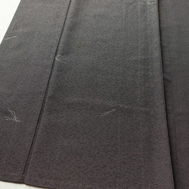 単衣 紬 バチ衿仕立て 正絹 木の葉・植物柄 単衣仕立て 身丈156cm 裄丈63.5cm リサイクル着物 着物 薄物 グレー_画像4