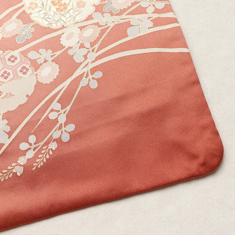 付け下げ 良品 綸子 一つ紋付き トールサイズ 正絹 花柄 袷仕立て 身丈169cm 裄丈68cm リサイクル着物 着物 箔 金彩 入学式 卒業式 結婚式 七五三 パーティー お宮参り フォーマル 菊 ピンク_画像16