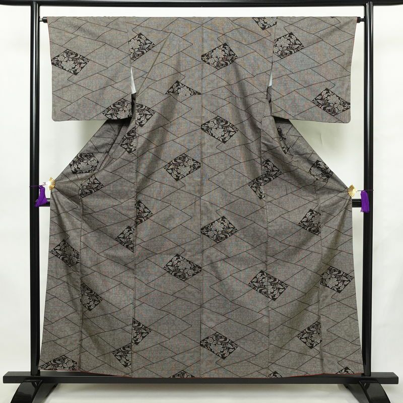 紬 良品 正絹 花柄 袷仕立て 身丈158cm 裄丈64.5cm リサイクル着物 着物 茶_画像1