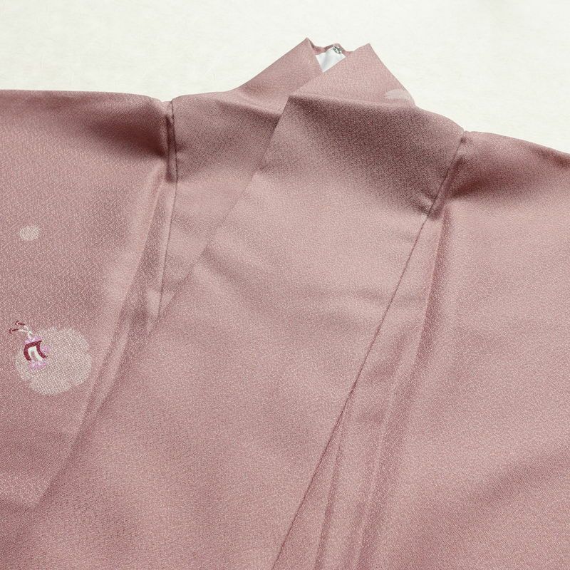 単衣 小紋 美品 しつけ糸付き 飛び柄 ポリエステル 古典柄 単衣仕立て 身丈168cm 裄丈68cm リサイクル着物 着物 シンプル ピンク_画像16