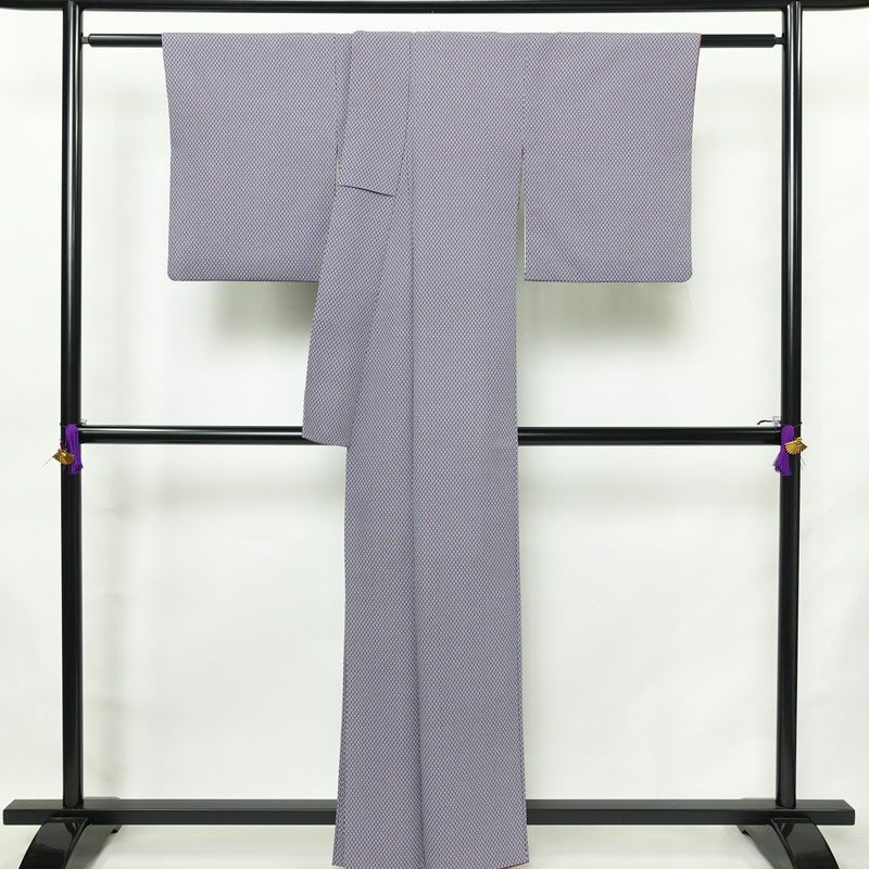 小紋 縮緬 総柄 正絹 古典柄 袷仕立て 身丈160cm 裄丈65.5cm リサイクル着物 着物 紫・藤色_画像2