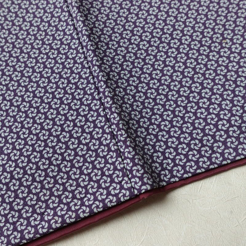 小紋 縮緬 総柄 正絹 古典柄 袷仕立て 身丈160cm 裄丈65.5cm リサイクル着物 着物 紫・藤色_画像10