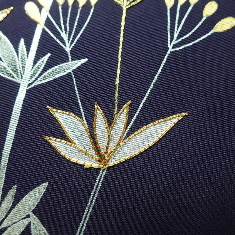 名古屋帯 太鼓柄 金駒刺繍 正絹 木の葉・植物柄 名古屋仕立て なごや帯 リサイクル帯 帯 刺繍 銀彩 紫・藤色_画像4