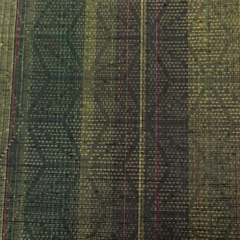 結城紬 紬 草木染 本場真綿絢結城紬 良品 証紙あり しつけ糸付き 正絹 麻の葉柄 袷仕立て 身丈161cm 裄丈66cm リサイクル着物 着物 緑・うぐいす色_画像7