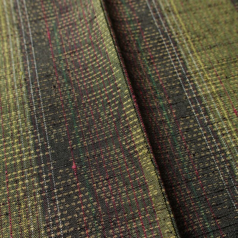 結城紬 紬 草木染 本場真綿絢結城紬 良品 証紙あり しつけ糸付き 正絹 麻の葉柄 袷仕立て 身丈161cm 裄丈66cm リサイクル着物 着物 緑・うぐいす色_画像10