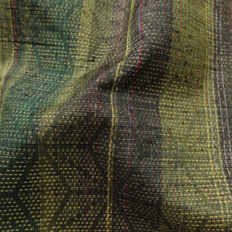 結城紬 紬 草木染 本場真綿絢結城紬 良品 証紙あり しつけ糸付き 正絹 麻の葉柄 袷仕立て 身丈161cm 裄丈66cm リサイクル着物 着物 緑・うぐいす色_画像19