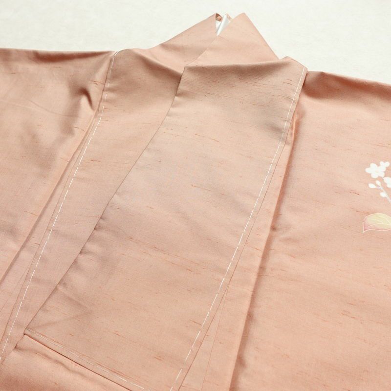 付け下げ 本加賀友禅 畠山登 美品 落款入り しつけ糸付き 正絹 木の葉・植物柄 袷仕立て 身丈168.5cm 裄丈68.5cm リサイクル着物 着物 付下 紬地 ピンクベージュ ピンク_画像17