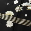 付け下げ 良品 しつけ糸付き 縮緬 正絹 古典柄 袷仕立て 身丈168.5cm 裄丈68cm リサイクル着物 着物 刺繍 箔 共八掛 卒業式 パーティー フォーマル シンプル 松 桜 黒_画像7