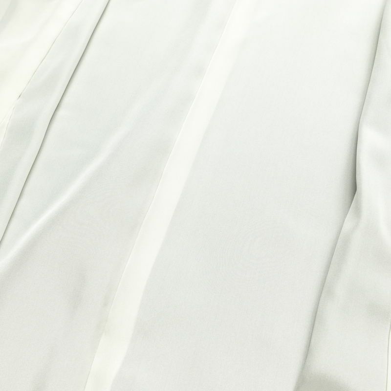 付け下げ 良品 しつけ糸付き 縮緬 正絹 古典柄 袷仕立て 身丈168.5cm 裄丈68cm リサイクル着物 着物 刺繍 箔 共八掛 卒業式 パーティー フォーマル シンプル 松 桜 黒_画像18