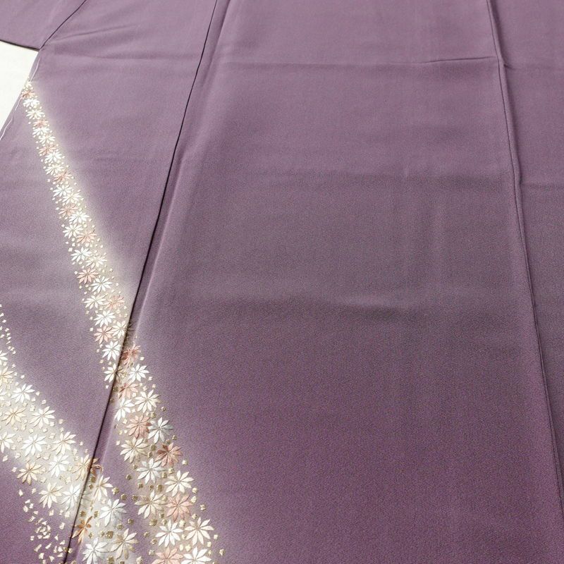 訪問着 良品 しつけ糸付き 縮緬 正絹 花柄 袷仕立て 身丈163.5cm 裄丈67.5cm リサイクル着物 着物 刺繍 卒業式 七五三 パーティー お宮参り フォーマル 洒落 紫・藤色_画像5