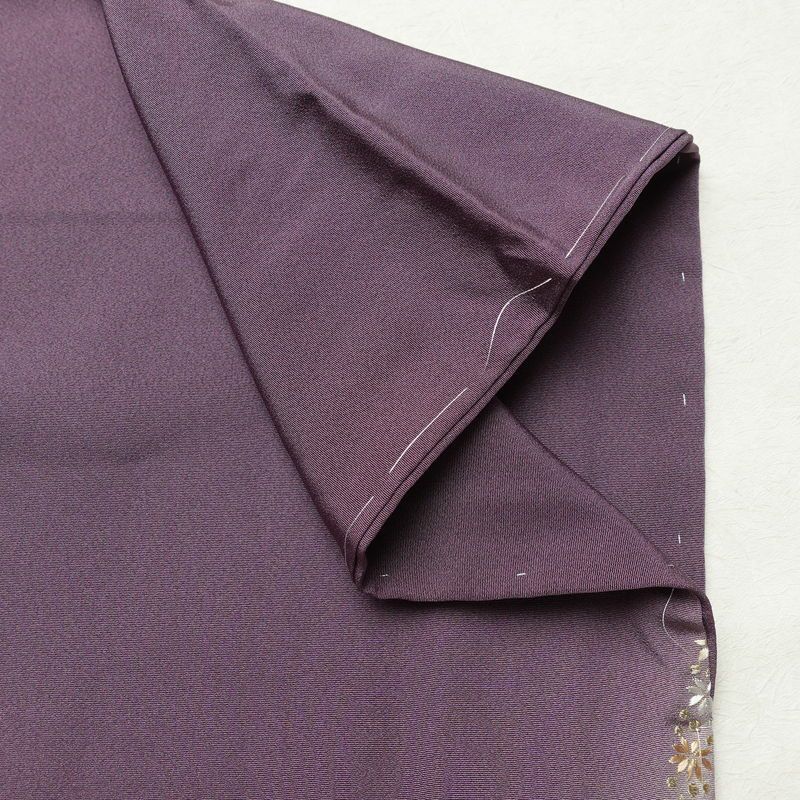 訪問着 良品 しつけ糸付き 縮緬 正絹 花柄 袷仕立て 身丈163.5cm 裄丈67.5cm リサイクル着物 着物 刺繍 卒業式 七五三 パーティー お宮参り フォーマル 洒落 紫・藤色_画像16