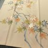 付け下げ 美品 しつけ糸付き 縮緬 正絹 木の葉・植物柄 袷仕立て 身丈157.5cm 裄丈67cm リサイクル着物 着物 刺繍 共八掛 金彩 七五三 フォーマル 紅葉 ベージュ_画像4