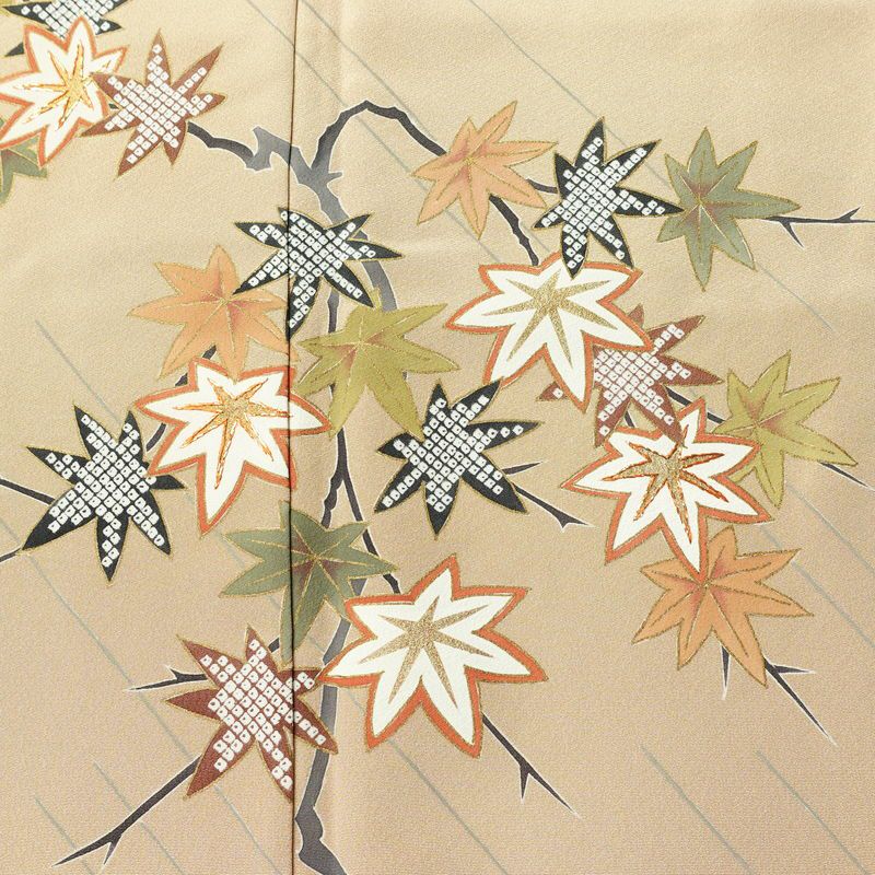 付け下げ 美品 しつけ糸付き 縮緬 正絹 木の葉・植物柄 袷仕立て 身丈157.5cm 裄丈67cm リサイクル着物 着物 刺繍 共八掛 金彩 七五三 フォーマル 紅葉 ベージュ_画像6