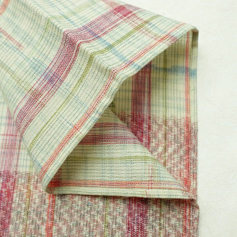 単衣 紬 バチ衿仕立て 正絹 幾何学柄・抽象柄 単衣仕立て 身丈155cm 裄丈63.5cm リサイクル着物 着物 緑・うぐいす色_画像15