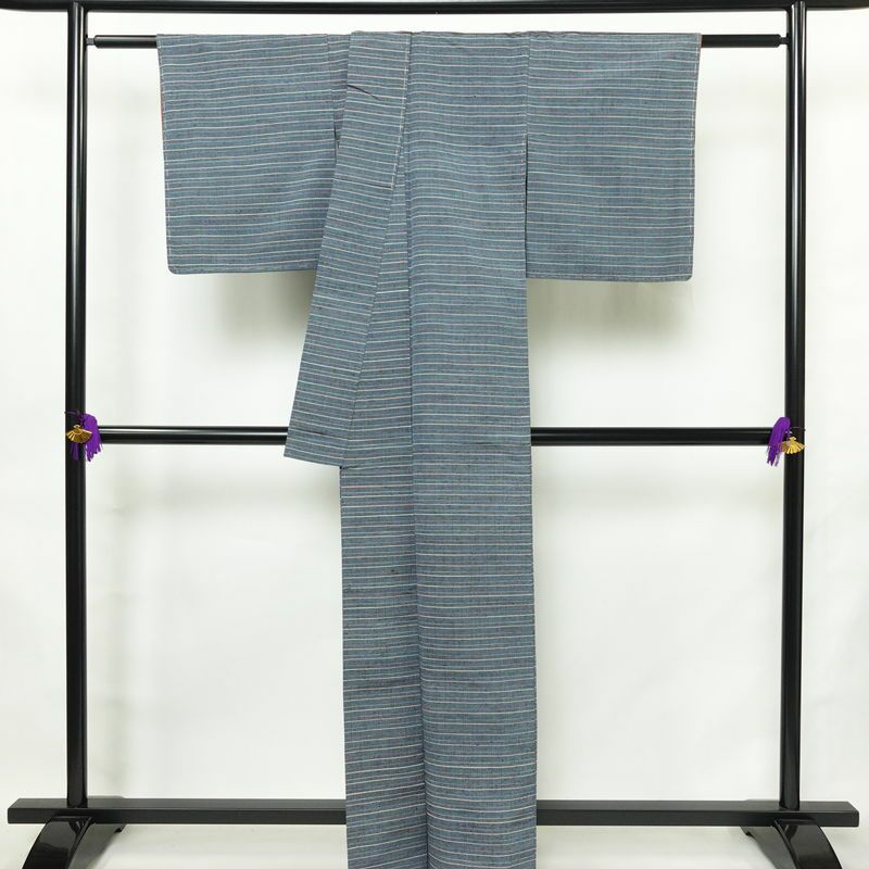 紬 しつけ糸付き 正絹 縞柄・線柄 袷仕立て 身丈162.5cm 裄丈64cm リサイクル着物 着物 青・紺_画像2