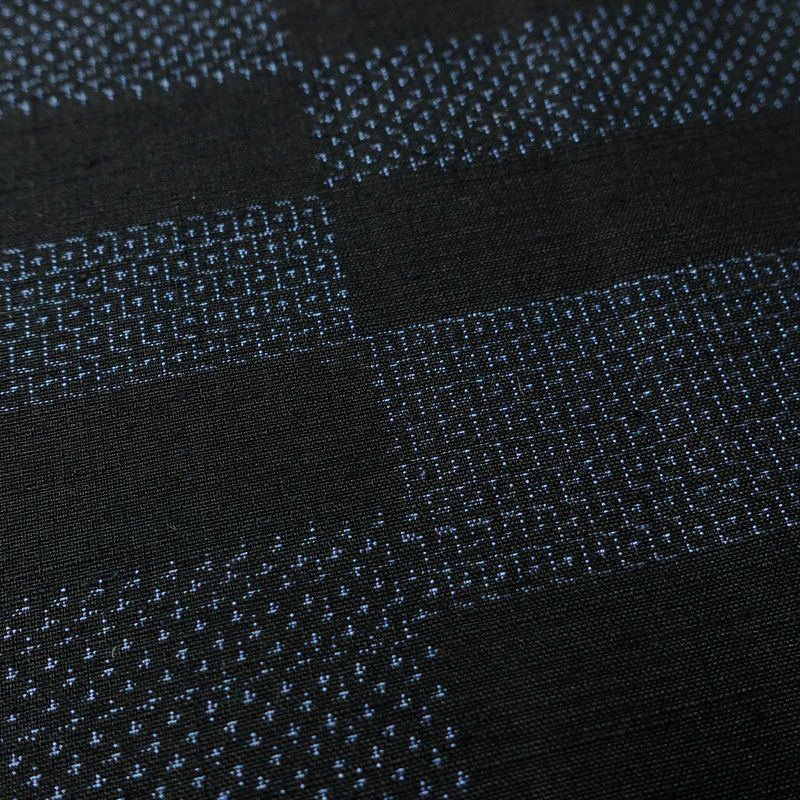 紬 良品 しつけ糸付き 正絹 幾何学柄・抽象柄 袷仕立て 身丈168cm 裄丈67cm リサイクル着物 着物 モダン 青・紺_画像7