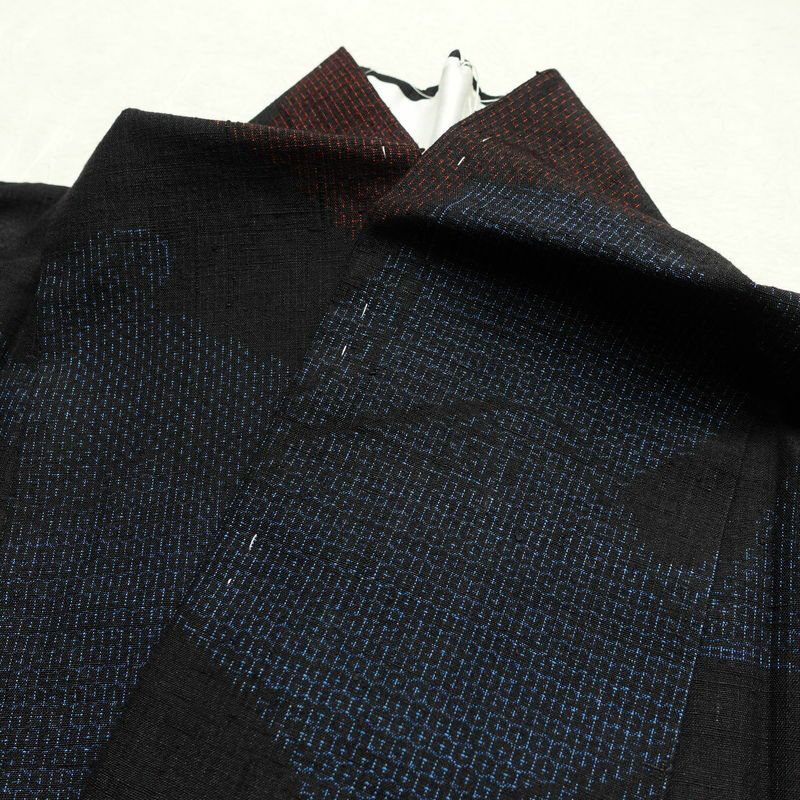 結城紬 紬 美品 はたおり娘 証紙あり しつけ糸付き 正絹 古典柄 袷仕立て 身丈163.5cm 裄丈65cm リサイクル着物 着物 黒_画像15