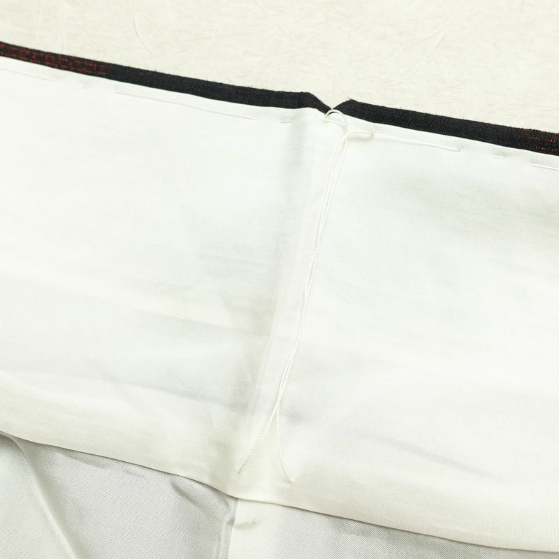 結城紬 紬 美品 はたおり娘 証紙あり しつけ糸付き 正絹 古典柄 袷仕立て 身丈163.5cm 裄丈65cm リサイクル着物 着物 黒_画像17