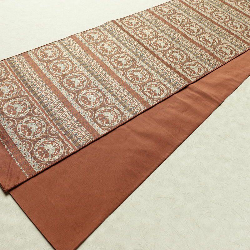 名古屋帯 全通柄 正絹 人物・動物柄 通し仕立て なごや帯 リサイクル帯 帯 茶_画像10