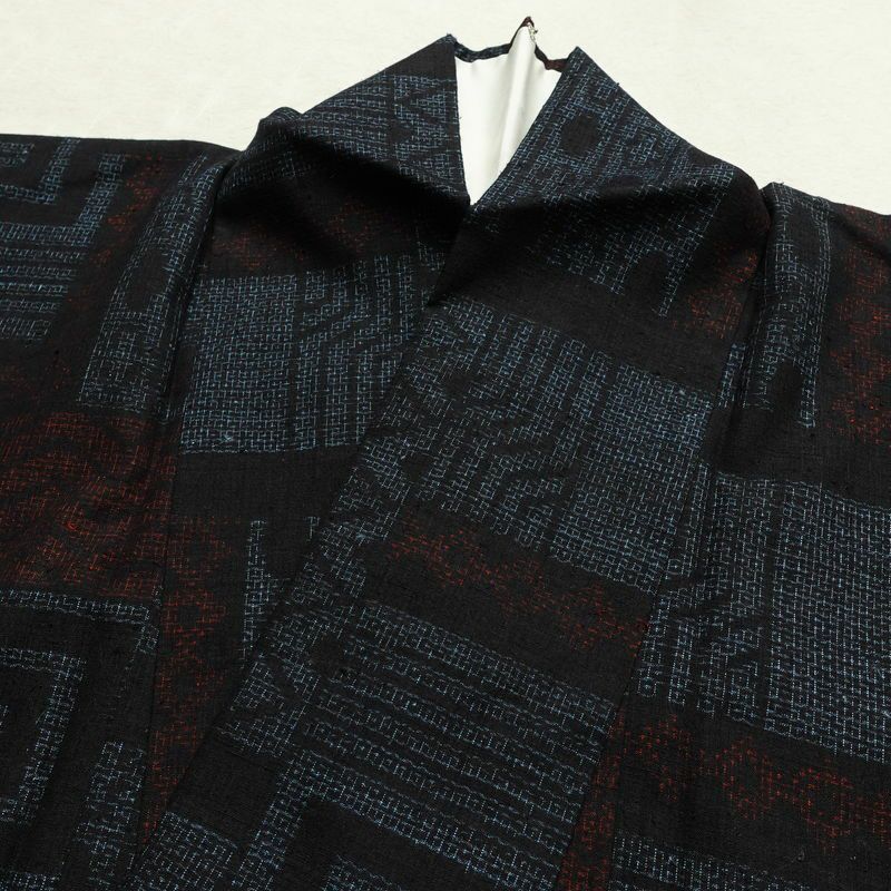 紬 正絹 幾何学柄・抽象柄 袷仕立て 身丈157.5cm 裄丈65cm リサイクル着物 着物 青・紺_画像17