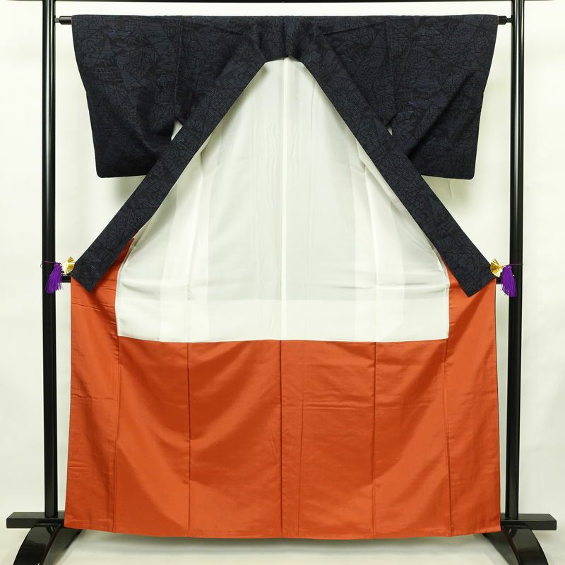 紬 良品 正絹 古典柄 袷仕立て 身丈162.5cm 裄丈63.5cm リサイクル着物 着物 青・紺_画像3