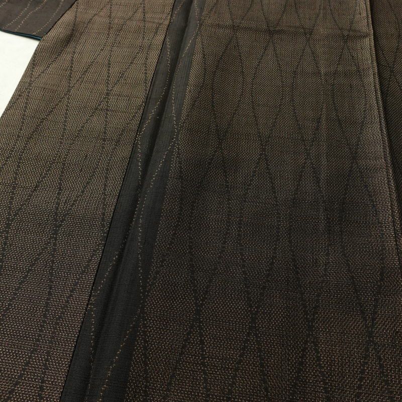 紬 良品 正絹 幾何学柄・抽象柄 袷仕立て 身丈167.5cm 裄丈67cm リサイクル着物 着物 モダン 茶_画像5