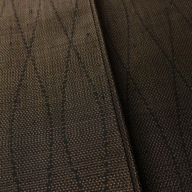 紬 良品 正絹 幾何学柄・抽象柄 袷仕立て 身丈167.5cm 裄丈67cm リサイクル着物 着物 モダン 茶_画像9