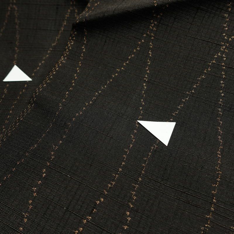 紬 良品 正絹 幾何学柄・抽象柄 袷仕立て 身丈167.5cm 裄丈67cm リサイクル着物 着物 モダン 茶_画像16