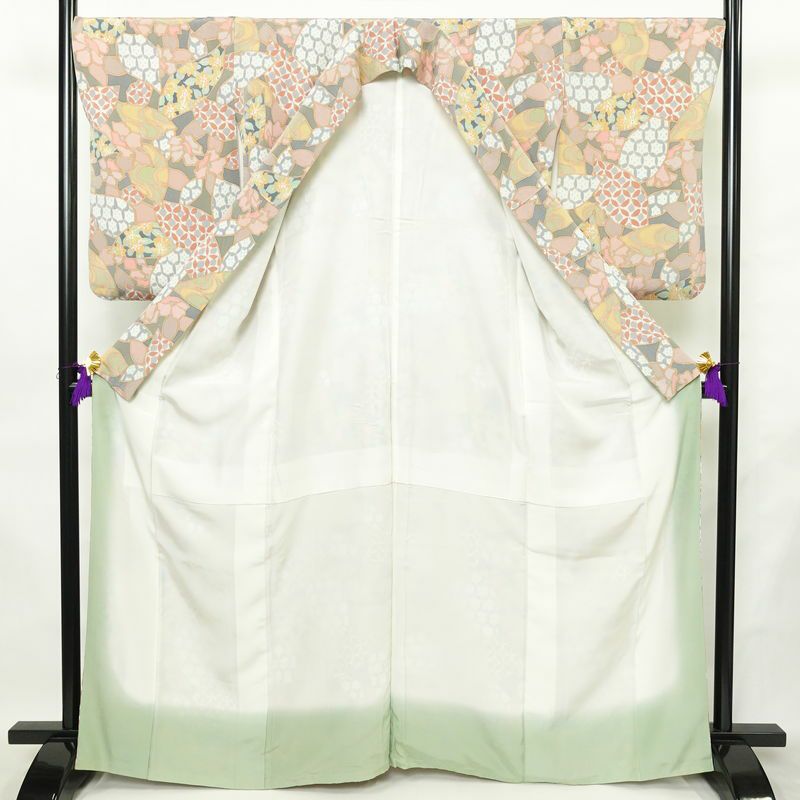 小紋 良品 縮緬 総柄 正絹 幾何学柄・抽象柄 袷仕立て 身丈164.5cm 裄丈67cm リサイクル着物 着物 多色使い_画像3