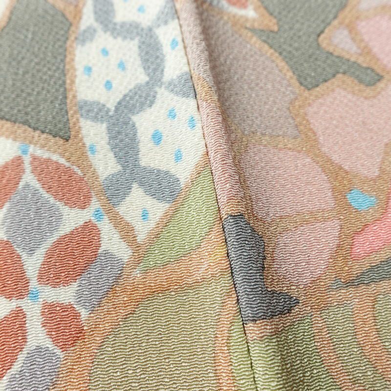 小紋 良品 縮緬 総柄 正絹 幾何学柄・抽象柄 袷仕立て 身丈164.5cm 裄丈67cm リサイクル着物 着物 多色使い_画像11