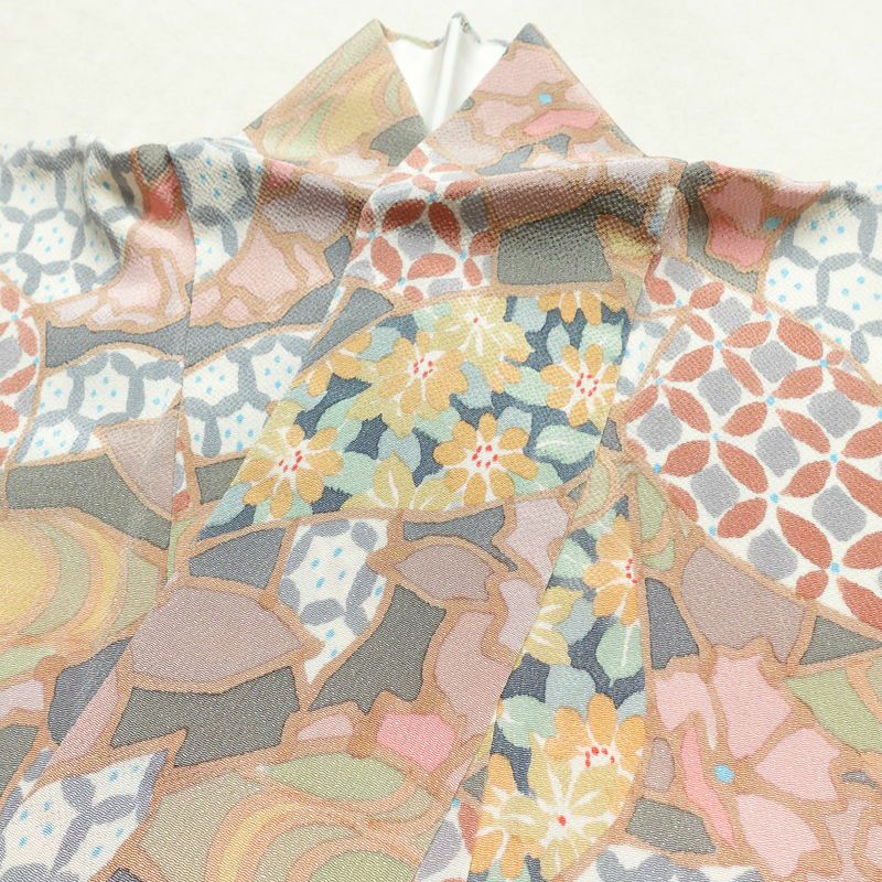 小紋 良品 縮緬 総柄 正絹 幾何学柄・抽象柄 袷仕立て 身丈164.5cm 裄丈67cm リサイクル着物 着物 多色使い_画像16