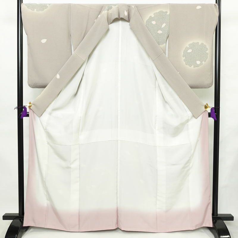 小紋 縮緬 飛び柄 正絹 古典柄 袷仕立て 身丈164.5cm 裄丈68cm リサイクル着物 雪輪 花びら 着物 くすみパープル 紫・藤色_画像3