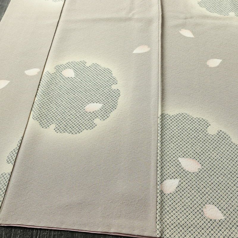 小紋 縮緬 飛び柄 正絹 古典柄 袷仕立て 身丈164.5cm 裄丈68cm リサイクル着物 雪輪 花びら 着物 くすみパープル 紫・藤色_画像4