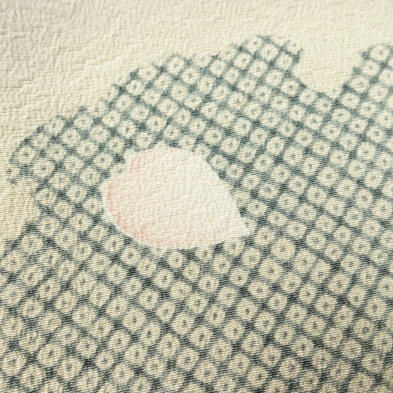 小紋 縮緬 飛び柄 正絹 古典柄 袷仕立て 身丈164.5cm 裄丈68cm リサイクル着物 雪輪 花びら 着物 くすみパープル 紫・藤色_画像8