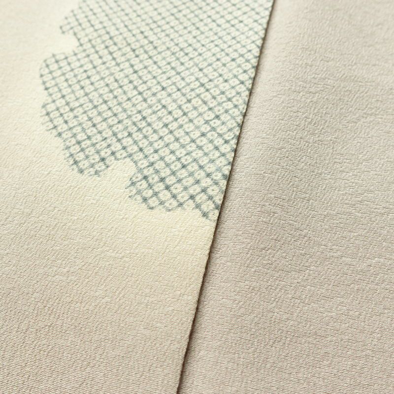 小紋 縮緬 飛び柄 正絹 古典柄 袷仕立て 身丈164.5cm 裄丈68cm リサイクル着物 雪輪 花びら 着物 くすみパープル 紫・藤色_画像11