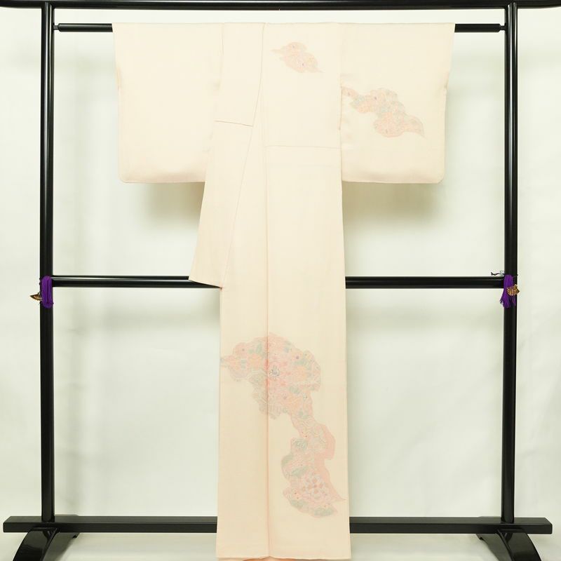 付け下げ 良品 スワトウ刺繍 正絹 花柄 袷仕立て 身丈160cm 裄丈64.5cm リサイクル着物 着物 入学式 卒業式 七五三 お宮参り フォーマル 洒落 ピンク_画像2