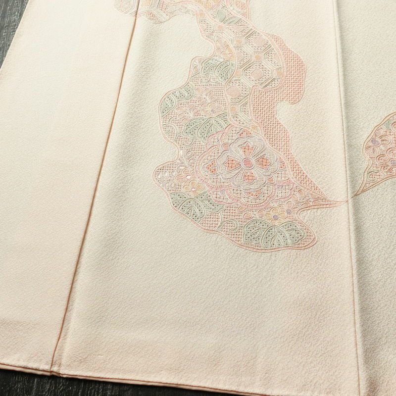 付け下げ 良品 スワトウ刺繍 正絹 花柄 袷仕立て 身丈160cm 裄丈64.5cm リサイクル着物 着物 入学式 卒業式 七五三 お宮参り フォーマル 洒落 ピンク_画像4