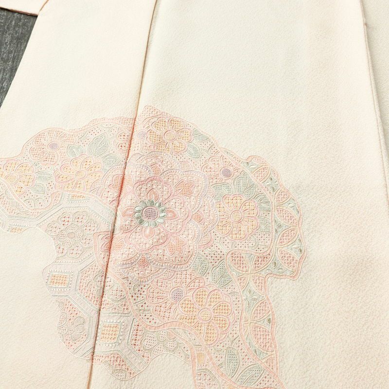 付け下げ 良品 スワトウ刺繍 正絹 花柄 袷仕立て 身丈160cm 裄丈64.5cm リサイクル着物 着物 入学式 卒業式 七五三 お宮参り フォーマル 洒落 ピンク_画像5