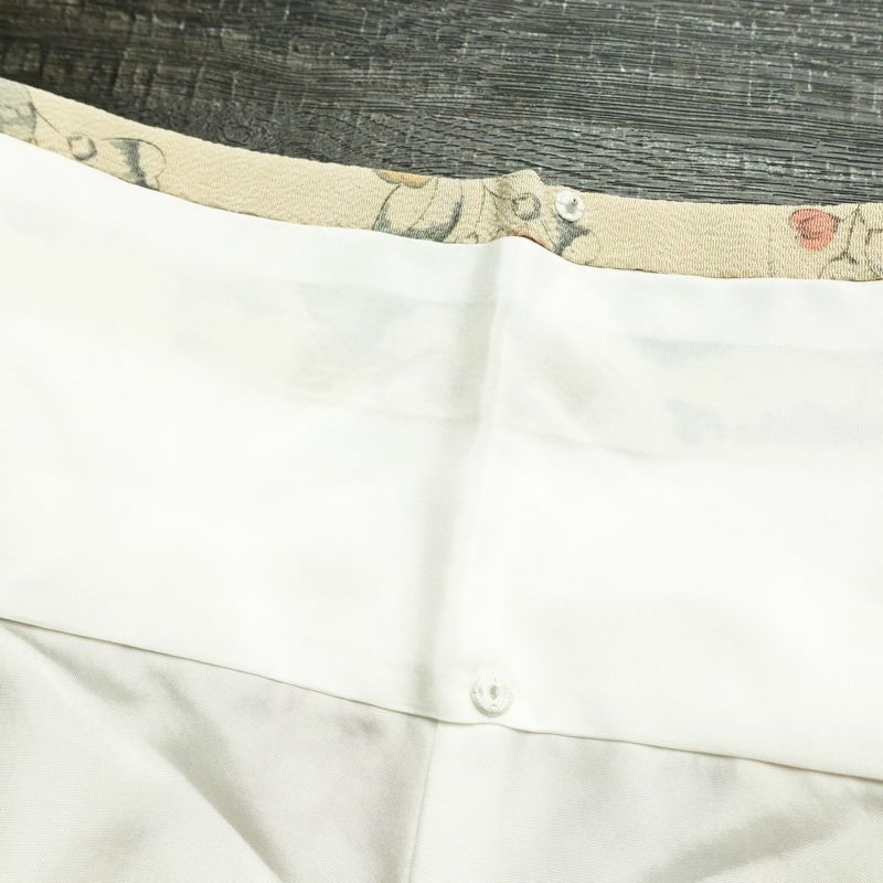 小紋 付下小紋 良品 しつけ糸付き 縮緬 正絹 花柄 袷仕立て 身丈158.5cm 裄丈64.5cm リサイクル着物 着物 ベージュ_画像20