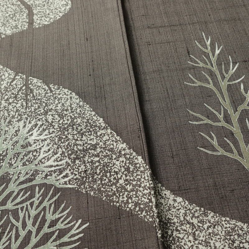 付け下げ 良品 落款入り しつけ糸付き 正絹 風景柄 袷仕立て 身丈155.5cm 裄丈63.5cm リサイクル着物 着物 洒落 紬地 茶_画像10