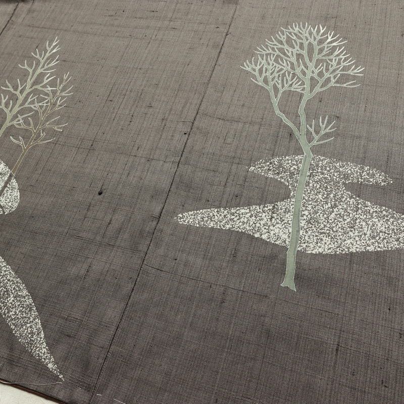 付け下げ 良品 落款入り しつけ糸付き 正絹 風景柄 袷仕立て 身丈155.5cm 裄丈63.5cm リサイクル着物 着物 洒落 紬地 茶_画像12