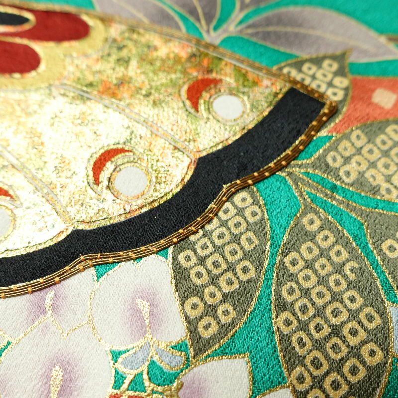 振袖 良品 金駒刺繍 正絹 蝶・昆虫柄 袷仕立て 身丈161cm 裄丈67cm リサイクル着物 着物 箔 金彩 成人式 二十歳の集い パーティー 華やか 緑・うぐいす色_画像8