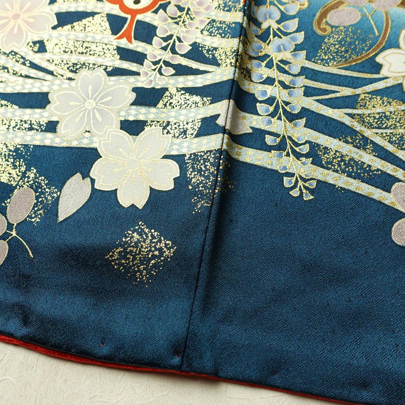 振袖 良品 金駒刺繍 正絹 蝶・昆虫柄 袷仕立て 身丈161cm 裄丈67cm リサイクル着物 着物 箔 金彩 成人式 二十歳の集い パーティー 華やか 緑・うぐいす色_画像12