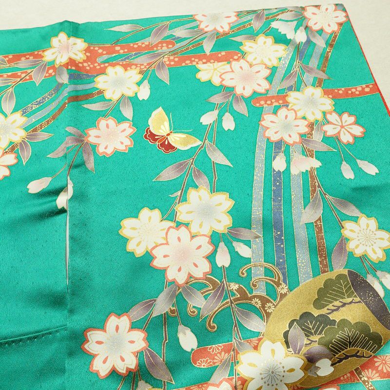 振袖 良品 金駒刺繍 正絹 蝶・昆虫柄 袷仕立て 身丈161cm 裄丈67cm リサイクル着物 着物 箔 金彩 成人式 二十歳の集い パーティー 華やか 緑・うぐいす色_画像14