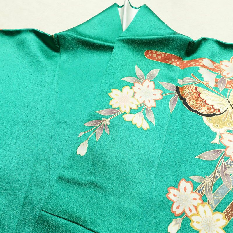 振袖 良品 金駒刺繍 正絹 蝶・昆虫柄 袷仕立て 身丈161cm 裄丈67cm リサイクル着物 着物 箔 金彩 成人式 二十歳の集い パーティー 華やか 緑・うぐいす色_画像16