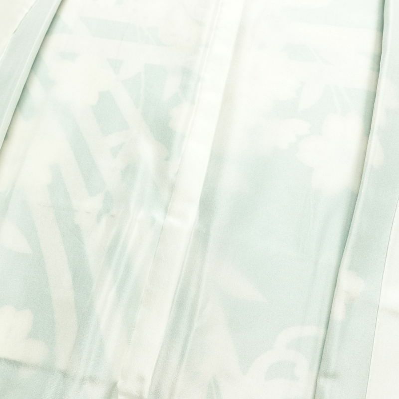 振袖 良品 金駒刺繍 正絹 蝶・昆虫柄 袷仕立て 身丈161cm 裄丈67cm リサイクル着物 着物 箔 金彩 成人式 二十歳の集い パーティー 華やか 緑・うぐいす色_画像18