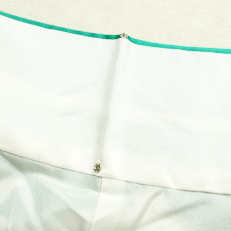 振袖 良品 金駒刺繍 正絹 蝶・昆虫柄 袷仕立て 身丈161cm 裄丈67cm リサイクル着物 着物 箔 金彩 成人式 二十歳の集い パーティー 華やか 緑・うぐいす色_画像19