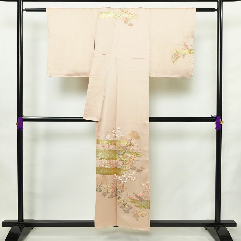 訪問着 美品 しつけ糸付き 正絹 古典柄 袷仕立て 身丈152cm 裄丈63.5cm リサイクル着物 着物 箔 金彩 入学式 卒業式 七五三 お宮参り フォーマル ピンク_画像2