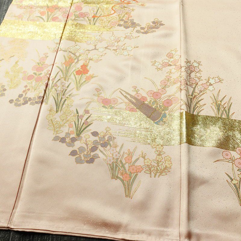 訪問着 美品 しつけ糸付き 正絹 古典柄 袷仕立て 身丈152cm 裄丈63.5cm リサイクル着物 着物 箔 金彩 入学式 卒業式 七五三 お宮参り フォーマル ピンク_画像4